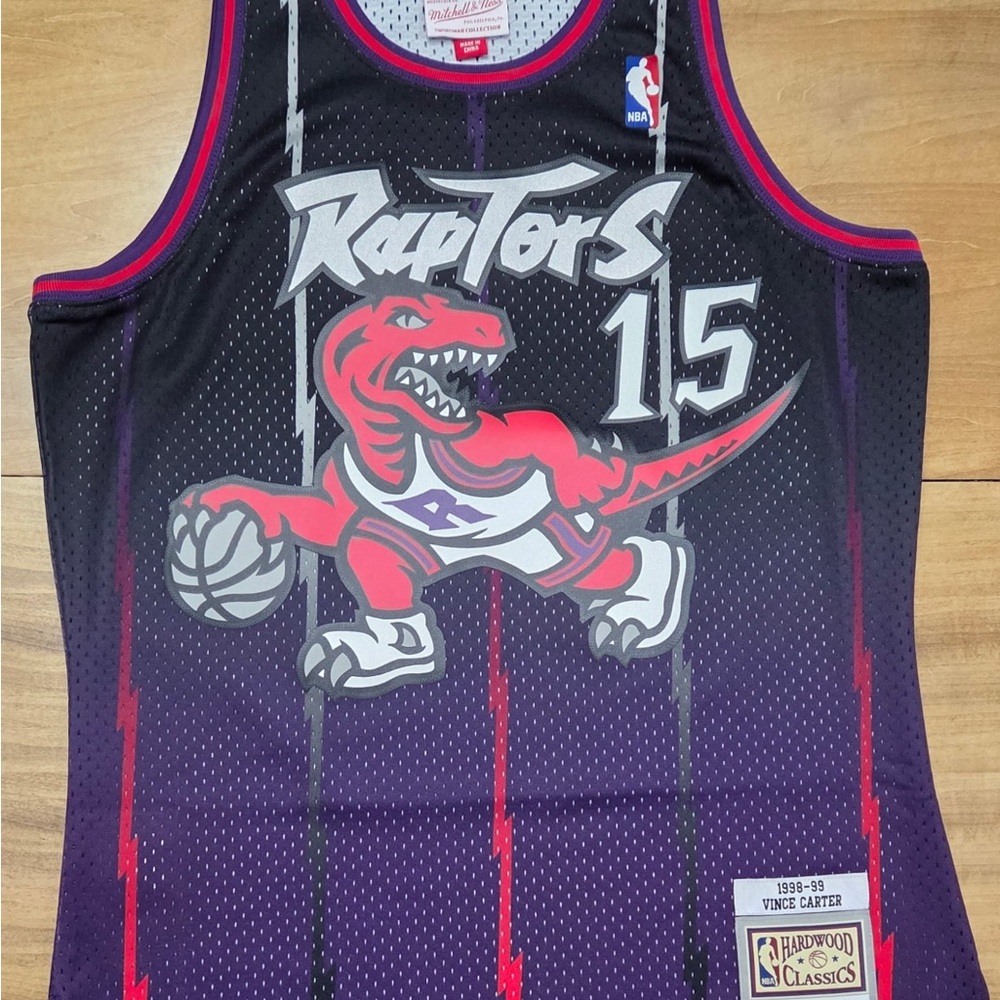 Mitchell & Ness Vintage Style Toronto Raptors Vince Carter Jersey